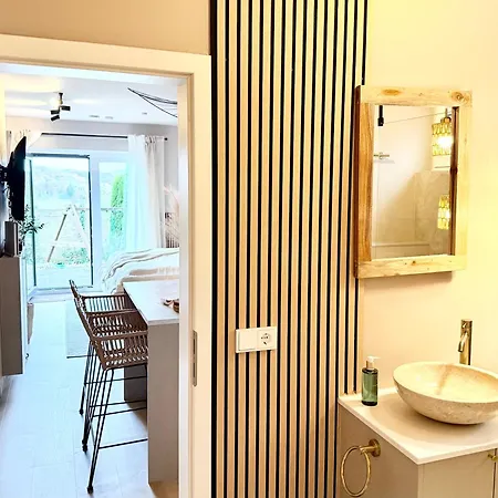 Komfort-studio In Oberwinter Bei Bonn - Mit Playstation 4